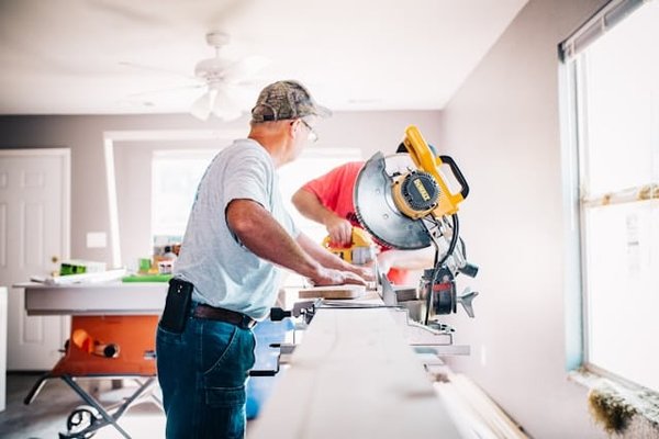 les indispensables pour bien équiper son atelier de bricolage à la maison