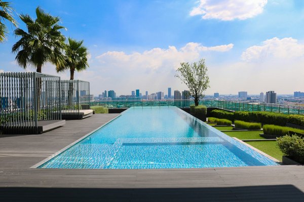 astuces pour éviter les fuites d'eau de votre piscine