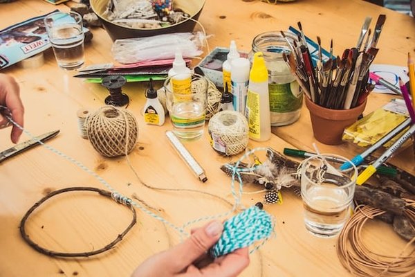 Quels outils sont nécessaires pour débuter en bricolage ?